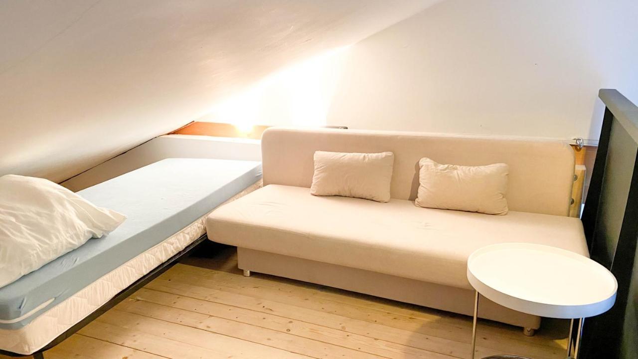 Hostel Oder Ferienwohnung 1-16 Personen Im Blauen Haus Fehmarn Dış mekan fotoğraf